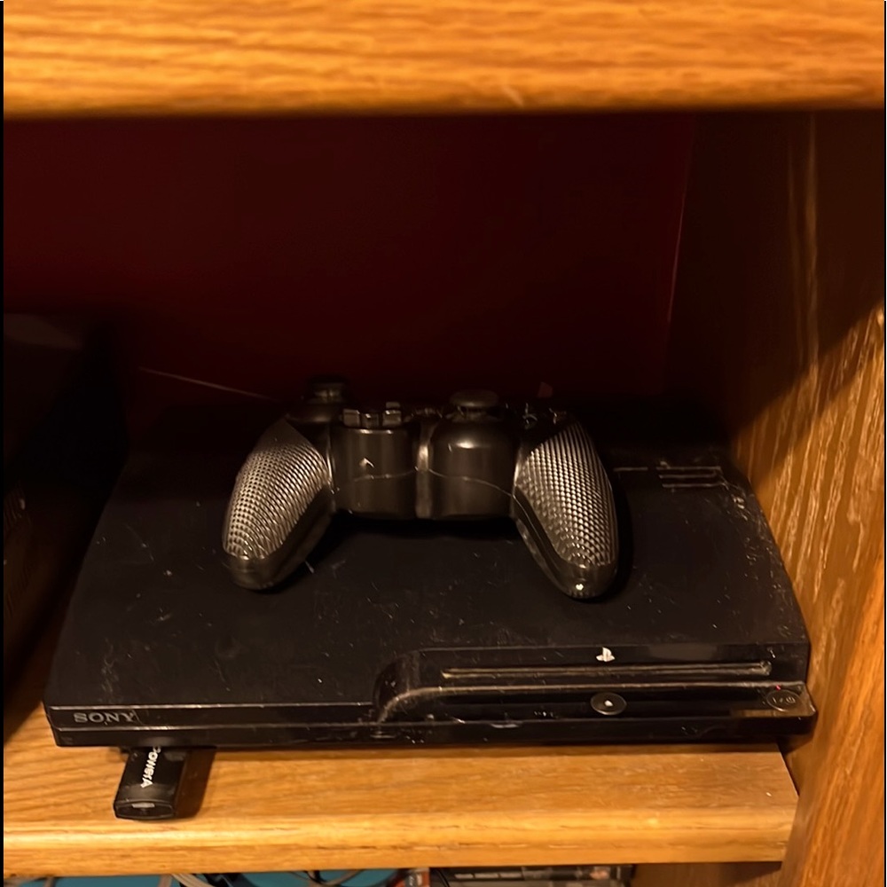 PS3 in good shape it comes with the wireless controller it plays blue ray dvds.